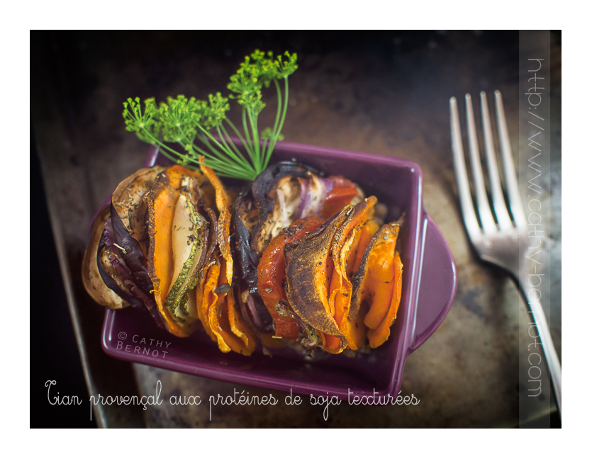 Tian aubergine, patate douce et protéines de soja